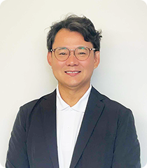 相談員 康原 工偉智
